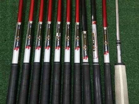 Cán gậy TaylorMade Burner là cán mềm Graphite, có trợ lực, giúp các golfer mới chơi đỡ hao sức hơn
