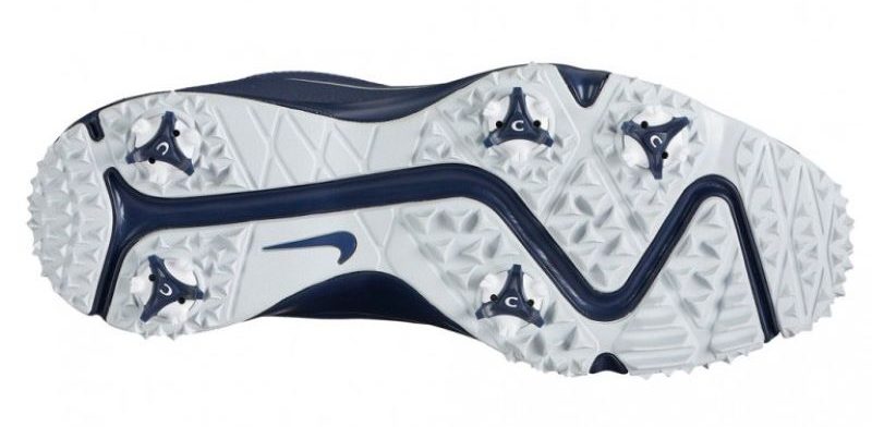 Giày được thiết kế với 5 gai golf CHAMP® ScorpionSTinger ™