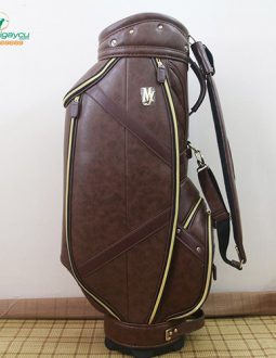 Majesty golf bag da nâu có độ bền khá cao và khả năng chống nước tuyệt vời