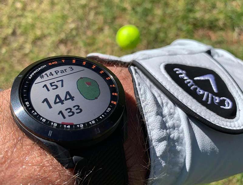 Đồng hồ golf là món phụ kiện rất hữu ích với các golfer