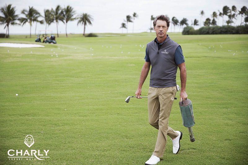 Quần áo golf Charly luôn được ưu tiên yếu tố vừa vặn với cơ thể, thoải mái 
