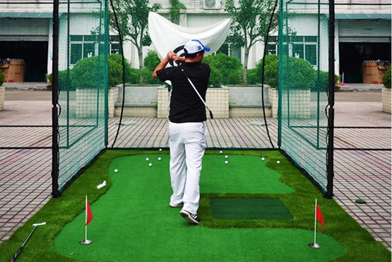 Sân golf mini có kích thước nhỏ, phù hợp với không gian hẹp