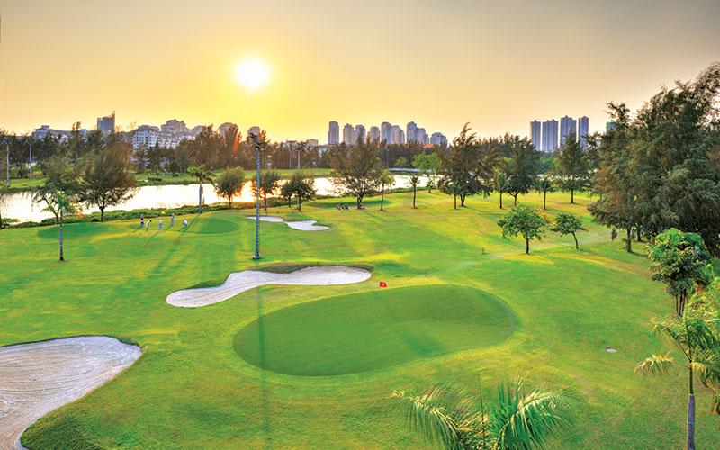 Sân golf quận 7 nằm trong khu đô thị Phú Mỹ Hưng