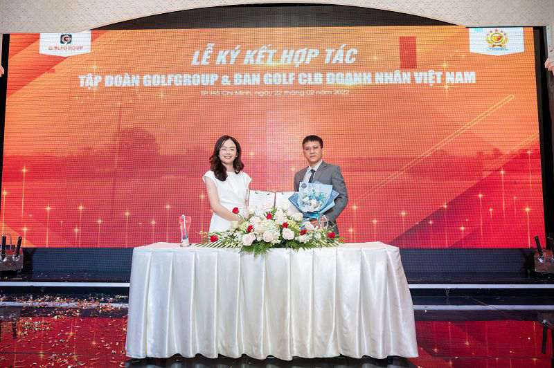 Lễ ký kết kết với CLB Golf doanh nhân Việt Nam