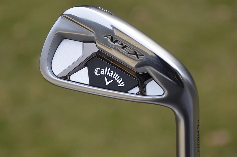 Apex 21 gây ấn tượng bởi thiết kế mạnh mẽ, hỗ trợ swing cho golfer
