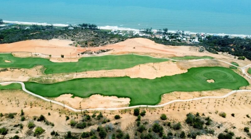 Sân golf Novaworld được thiết kế bởi huyền thoại Greg Norman