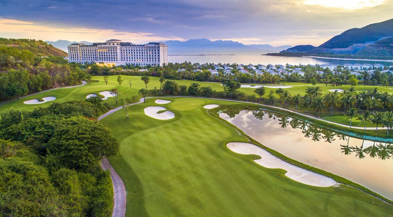 Sân golf Vinpearl Nha Trang được thiết kế theo tiêu chuẩn quốc tế
