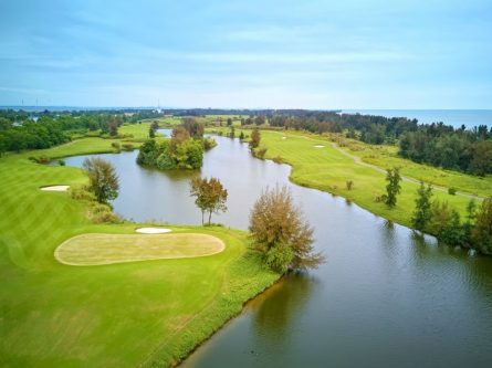 Sân Tập Golf Ở Quảng Ninh: Top 3 Điểm Đến Đẳng Cấp Và Chất Lượng