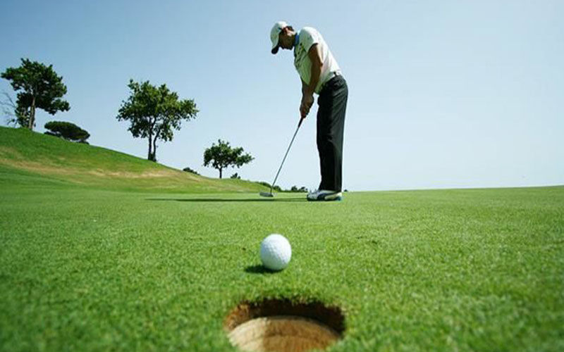 Tư thế đánh golf chuẩn nhất quyết định rất lớn đến hiệu quả của cú đánh