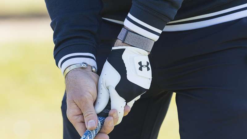 Găng tay golf giúp bảo vệ tốt cho làn da của golfer, hạn chế trơn trượt
