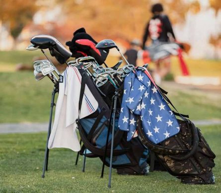 Golfer có thể dùng khăn chơi golf để lau mồ hôi