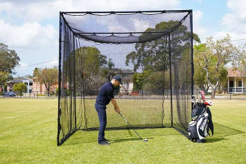 Golfer nên chú ý đến chất liệu khung tập golf