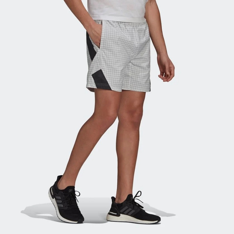 Adidas là thương hiệu quần short nam thu hút