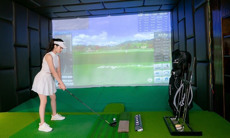 Kinh doanh phòng tập golf thuê rheo giờ giúp người chơi linh động hơn về mặt thời gian