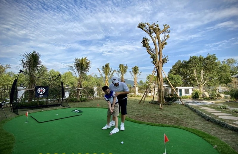 Sân golf mini mang đến nhiều tiện ích cho người chơi