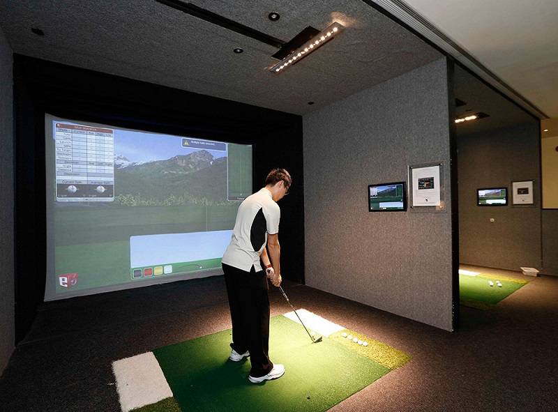 Màn hình đánh golf 3D mang lại hình ảnh sắc nét, mô tả chân thực từng đường bóng
