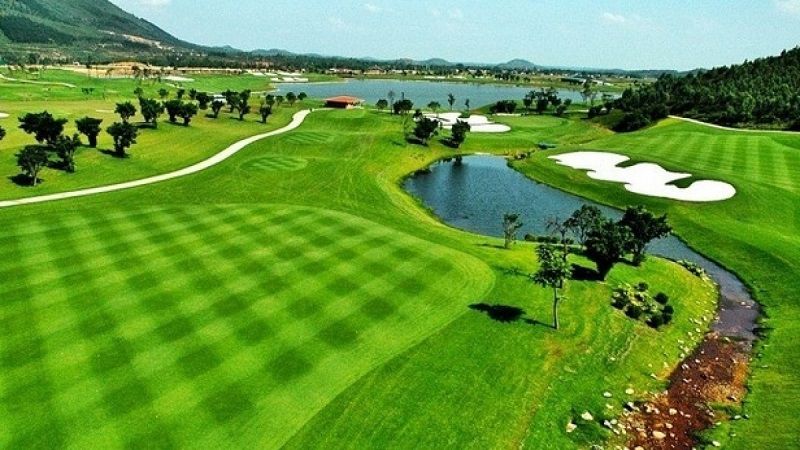 Sân golf Tuần Châu có diện tích rộng lớn