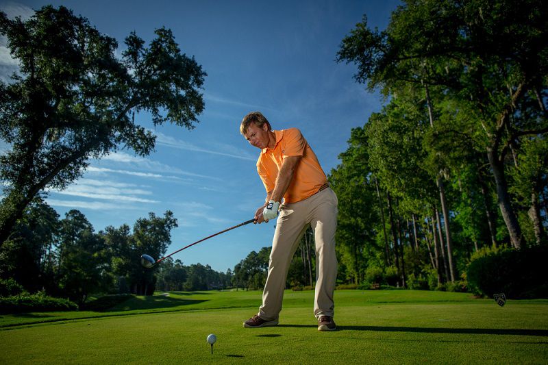 Với địa hình sân nền cát, golfer nên chọn gậy golf có độ bounce thấp