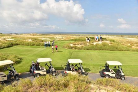 Sân golf thu hút đông đảo golfer ghé thăm và trải nghiệm đánh bóng