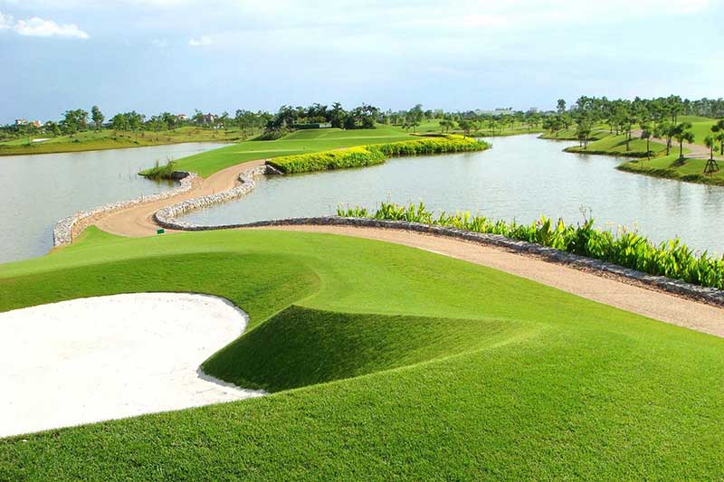 Sân golf Vân Trì là điểm đến thu hút nhiều golfer đến trải nghiệm