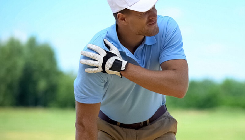 Tần suất chơi golf không hợp lý cũng dẫn đến tình trạng đau nhức