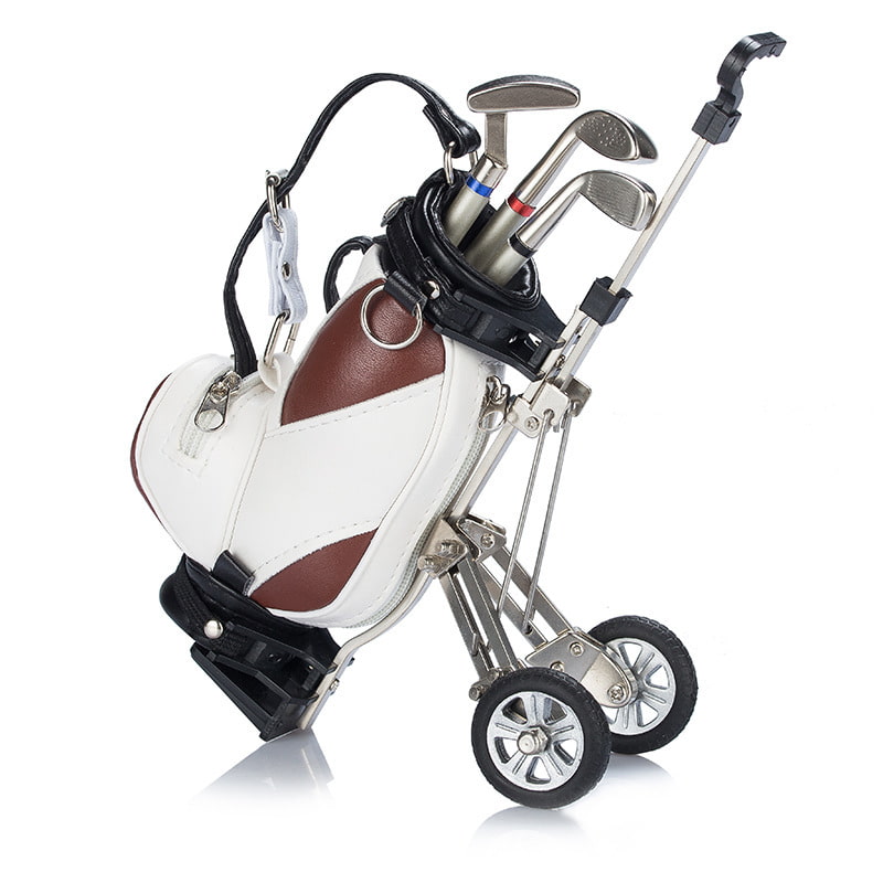 Túi đựng golf kiểu dáng xe đẩy là một trong những loại được nhiều golfer yêu thích