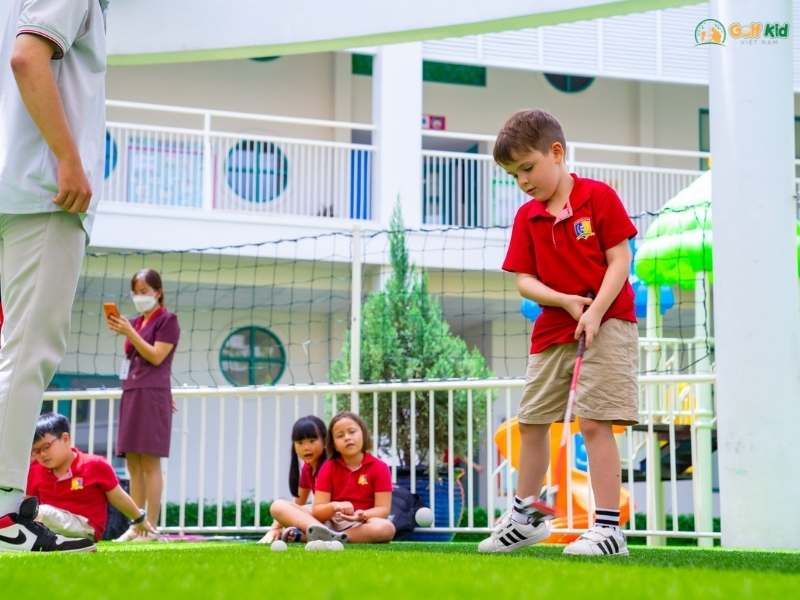 GolfKids biên soạn chương trình học cá nhân hóa cho bé