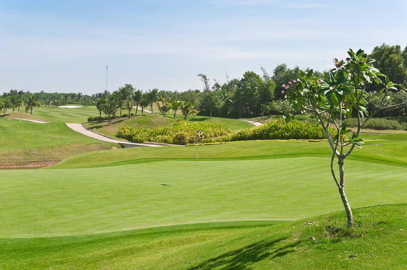 Sân golf Royal Island Golf & Villas có diện tích rộng lớn