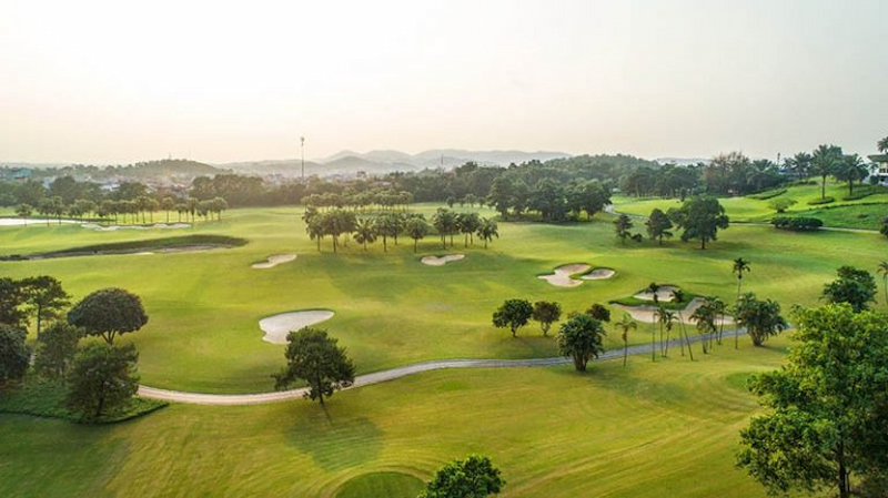 Sân golf Minh Trí có diện tích rộng lớn