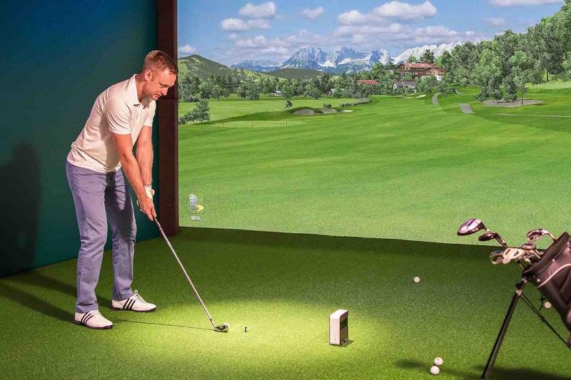 Máy tập golf 3D có hệ thống dữ liệu của nhiều sân golf trên thế giới