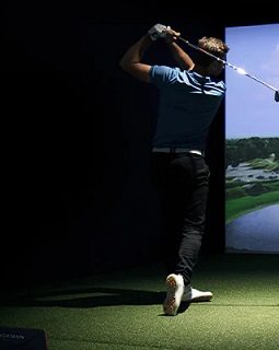 Thiết bị giúp golfer theo dõi khoảng cách đánh bóng chuẩn xác hơn