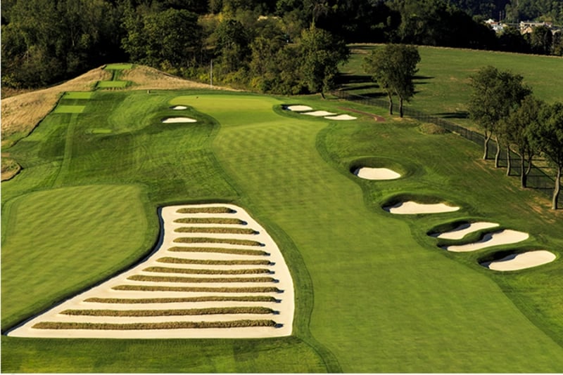 Church pews bunker là một dạng bẫy cát rất hiếm gặp