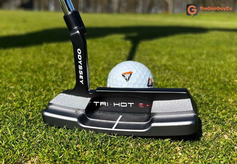 Blade putter thường được các golfer pro để mang lại cảm giác bóng tốt hơn