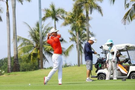 Luyện tập đánh golf thường xuyên là cách nhanh nhất để nâng trình độ