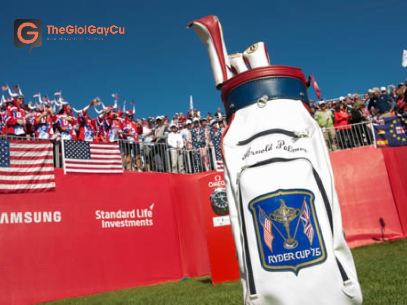 Ryder Cup 2016 vinh danh Arnold Palmer với túi gậy golf của ông tại giải đấu