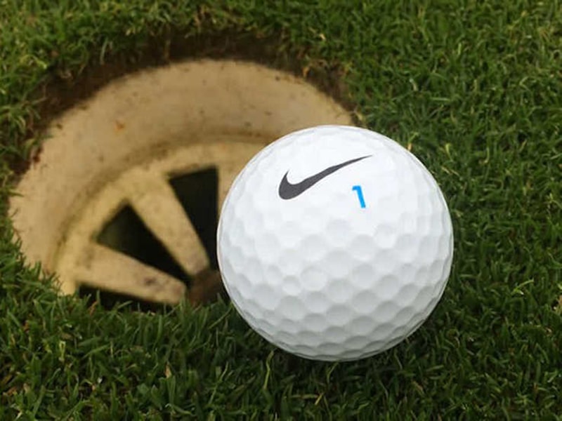 Bóng golf Nike có độ xoáy tốt