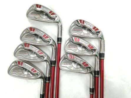 Adam Staelin (HDC 11) hài lòng với khoảng cách mà gậy sắt TaylorMade Bunner mang lại