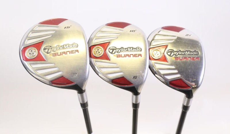 Gậy golf TaylorMade Burner có mặt gậy lớn dễ vào bóng