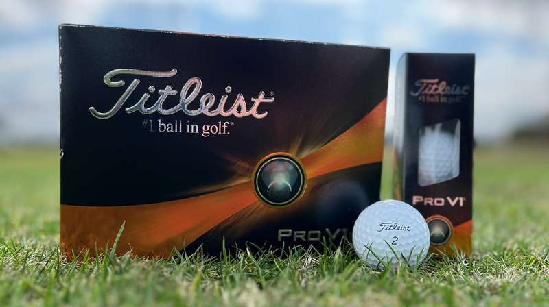 Bóng golf Titleist Pro V1 có thiết kế khí động học